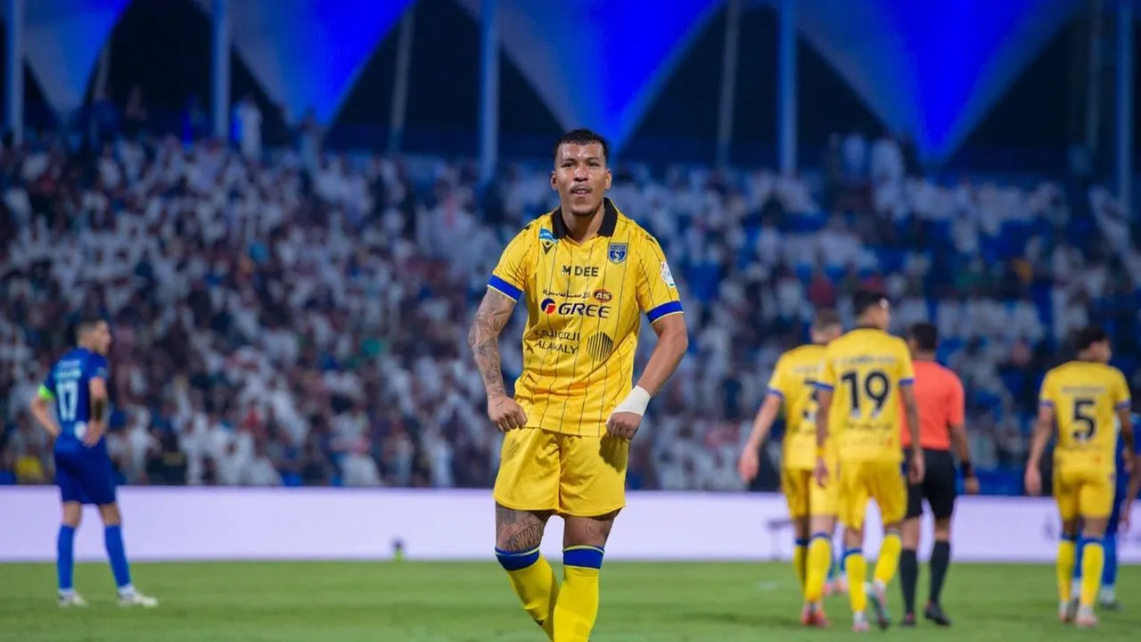 مارتينيز يهاجم مدرب المنتخب الكولومبي: أنت لا تعرف شيئاً
